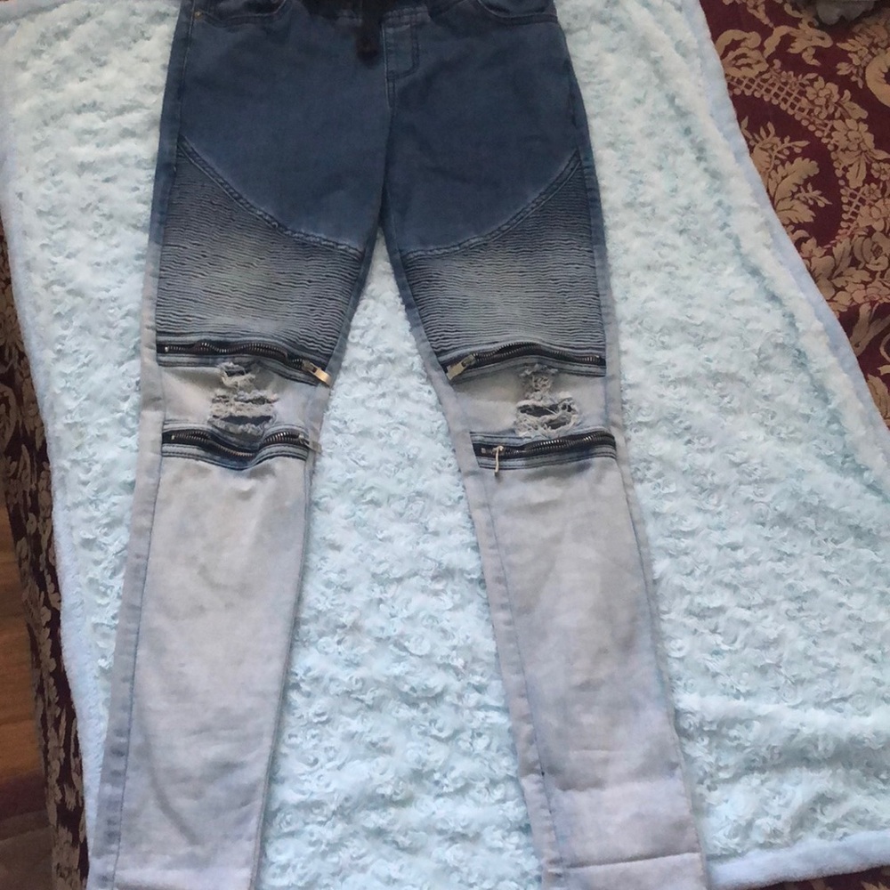 Ripped jean